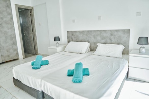 Nissi Avenue Suites — photo 2 of 41