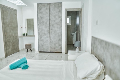 Nissi Avenue Suites — photo 9 of 41