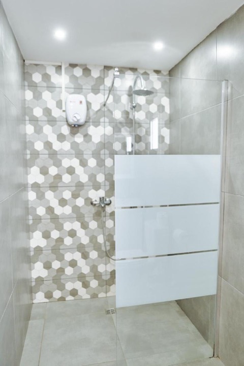 Nissi Avenue Suites — photo 38 of 41